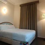 Ericca 3 Bedroom Seaview Suite, Glory Beach Resort, Pd