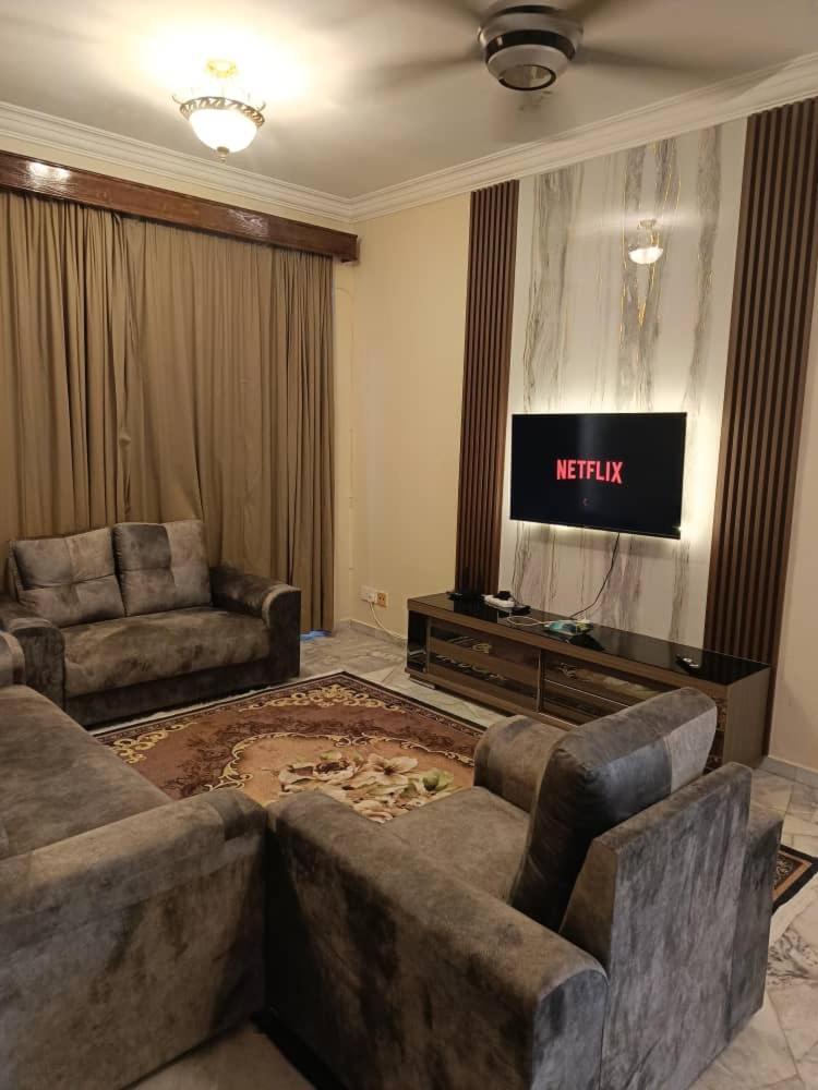 Pangsapuri Ericca 3 Bedroom Seaview Suite, Glory Resort, Pd